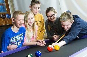 Het nieuwe carambole spel 5-Ball - Sociëteit De Harmonie Winschoten